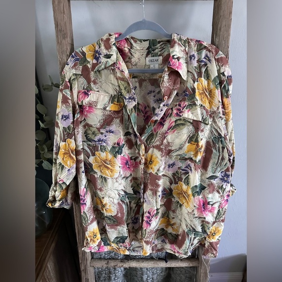 Women's Floral Button-Up Top - Multicolor tropical/hawaiian - Picture 1 of 4